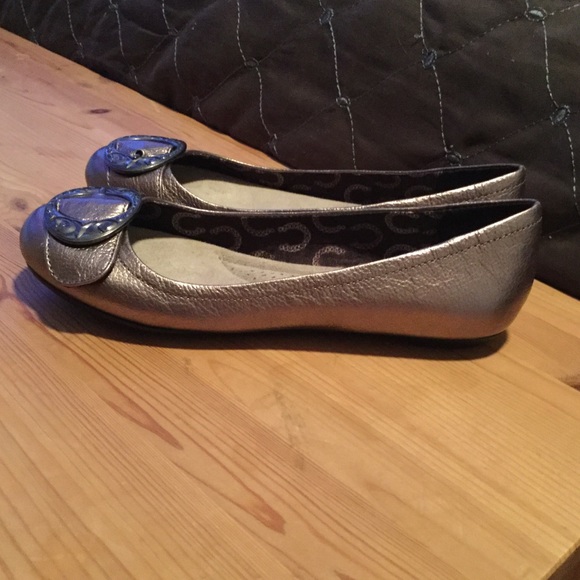 Flats - Picture 2 of 3